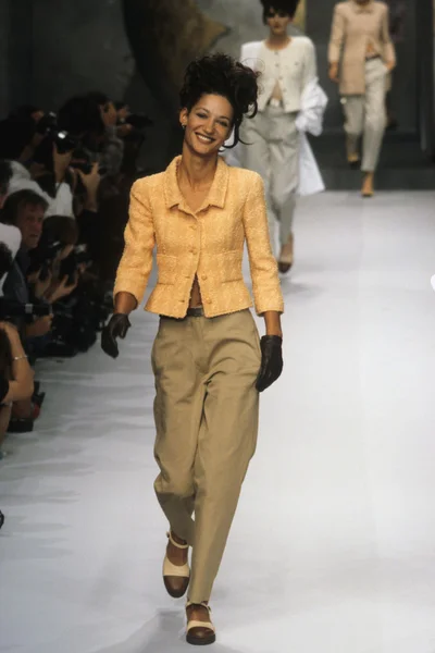 Look 27